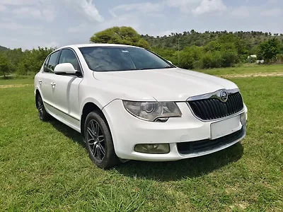 2012 Skoda Superb Ambition 2.0 TDI CR AT 1