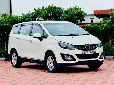 2019 Mahindra Marazzo M6 8 STR 1