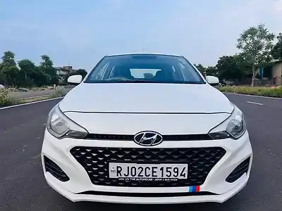 2018 हुंडई एलीट i20 मैग्ना एग्ज़ेक्यूटिव 1.2 ऑटोमैटिक 1