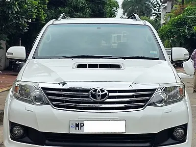 2012 Toyota Fortuner 3.0 4x2 MT 1