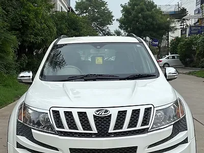 2014 Mahindra XUV500 W8 1