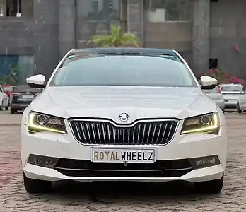 2017 स्कोडा सुपर्ब स्टाइल टीडीआई एटी 1 2017 स्कोडा सुपर्ब स्टाइल टीडीआई एटी 1