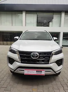 2024 Toyota Fortuner 4x2 2WD Diesel 2.8L Turbo Automatic 1 2024 Toyota Fortuner 4x2 2WD Diesel 2.8L Turbo Automatic 1