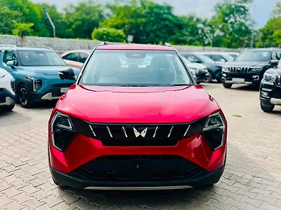 2024 Mahindra XUV 3XO AX5L Petrol 1.2L Turbo Automatic (TC) 1 2024 Mahindra XUV 3XO AX5L Petrol 1.2L Turbo Automatic (TC) 1