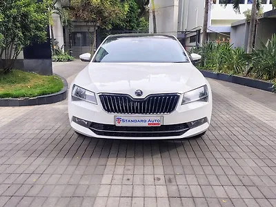 2016 Skoda Superb Style TSI AT 1