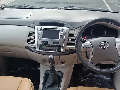 2014 Toyota Innova 2.5 VX 7 STR BS-IV