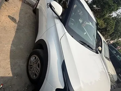 Second Hand Kia Carens Prestige 1.5 Petrol MT 7 STR in Jaipur