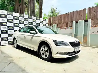 2018 स्कोडा सुपर्ब स्टाइल टीएसआई एटी 1