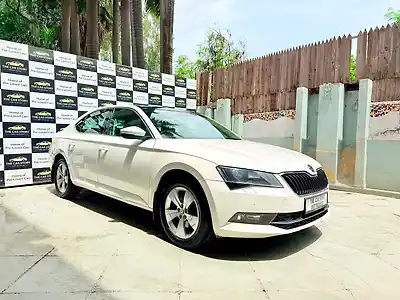 2018 स्कोडा सुपर्ब स्टाइल टीएसआई एटी 1 2018 स्कोडा सुपर्ब स्टाइल टीएसआई एटी 1