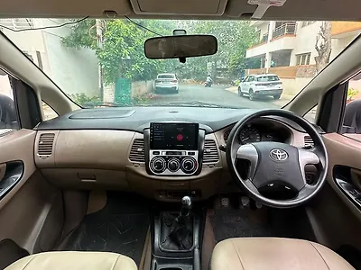 2015 Toyota Innova 2.5 GX BS IV 7 STR