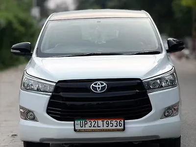 Second Hand Toyota Innova Crysta G 2.4 7 STR in Kanpur