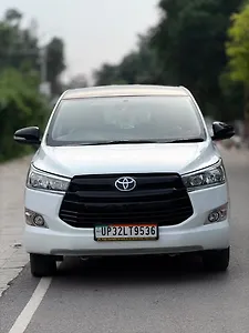 Second Hand Toyota Innova Crysta G 2.4 7 STR in Kanpur Second Hand Toyota Innova Crysta G 2.4 7 STR in Kanpur