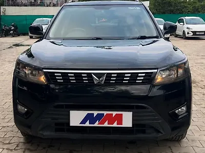 2023 Mahindra XUV300 W6 1.5 Diesel 1