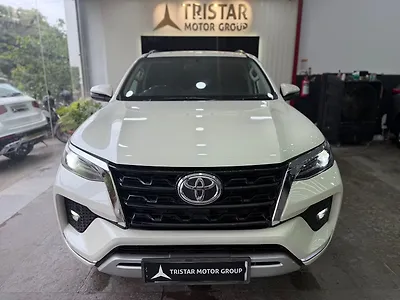 2022 Toyota Fortuner 4X4 AT 2.8 Diesel 1 2022 Toyota Fortuner 4X4 AT 2.8 Diesel 1