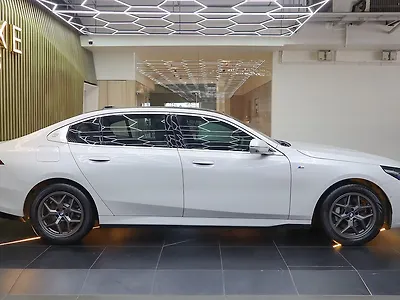 2025 BMW 5-Series LWB 530Li Petrol 2.0L Turbo Automatic Aluminium Satinated