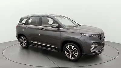 2022 MG Hector Plus Sharp 1.5 Petrol Turbo Hybrid MT 6-STR 1 2022 MG Hector Plus Sharp 1.5 Petrol Turbo Hybrid MT 6-STR 1