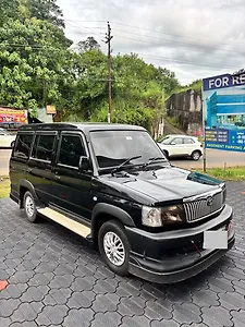 Second Hand Toyota Qualis FS F7 in Kochi Second Hand Toyota Qualis FS F7 in Kochi