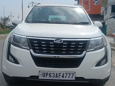 2018 Mahindra XUV500 W11 [2018-2020] 1