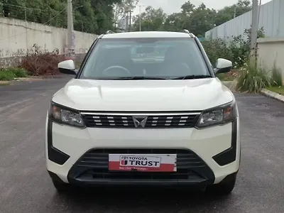 2022 Mahindra XUV300 W6 1.5 Diesel [2020] 1