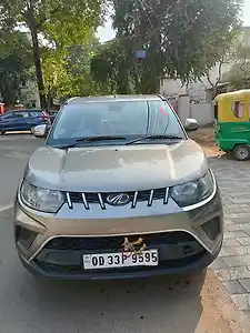2017 महिंद्रा kuv100 k4 प्लस डी 6 str 1 2017 महिंद्रा kuv100 k4 प्लस डी 6 str 1