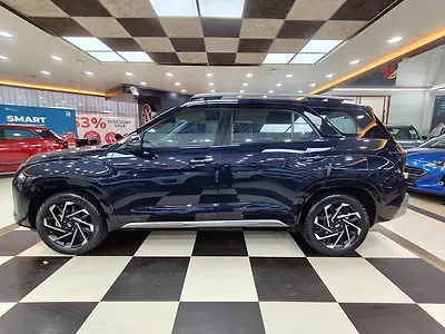 2024 Hyundai Alcazar Signature (O) 6 STR 1.5 Petrol DCT