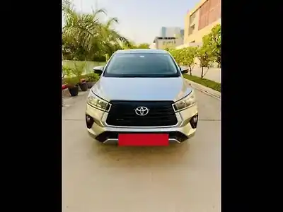 Second Hand टोयोटा इनोवा क्रिस्टा gx 2.4 एटी 7 सीटर in अहमदाबाद