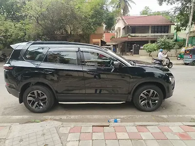 2023 Tata Safari Old Generation XZA Plus (O) 6 S Red Dark Edition