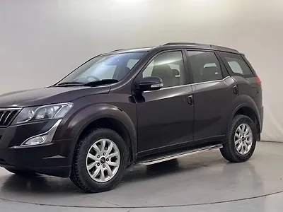 2016 Mahindra XUV500 W10 AT Black Interiors 1