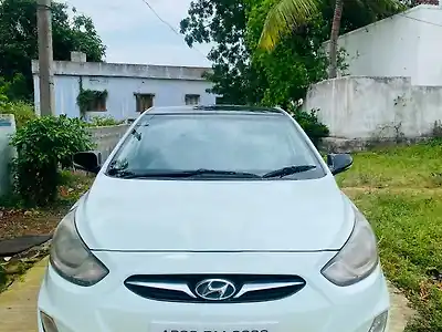 2012 हुंडई वरना फ़्लूइडीक 1.6 crdi sx 1