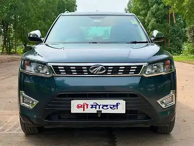 2023 महिंद्रा XUV300 w6 1.5 डीज़ल 1