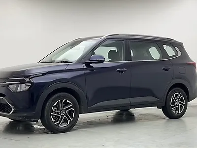 2023 Kia Carens Prestige Plus 1.4 Petrol MT 7 STR 1