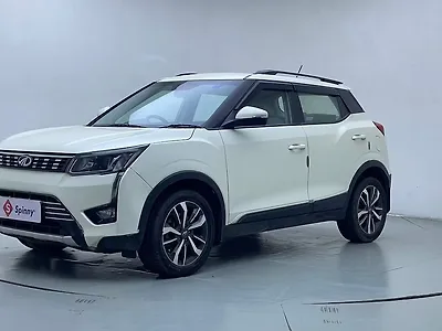 2021 Mahindra XUV300 W8 (O) 1.2 Petrol AMT [2021] 1
