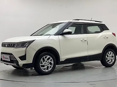 2023 Mahindra XUV300 W8 1.5 Diesel 1
