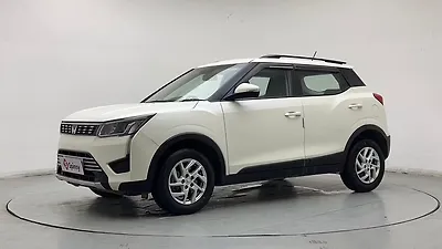 2023 Mahindra XUV300 W8 1.5 Diesel 1 2023 Mahindra XUV300 W8 1.5 Diesel 1