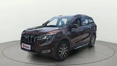2025 महिंद्रा XUV700 AX7 Luxury Pack 2WD Petrol 2.0L Turbo Automatic 7 STR 1 2025 महिंद्रा XUV700 AX7 Luxury Pack 2WD Petrol 2.0L Turbo Automatic 7 STR 1