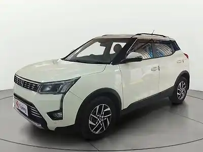 2023 महिंद्रा XUV300 w8 (o) 1.5 डीज़ल 1