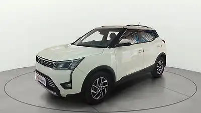 2023 महिंद्रा XUV300 w8 (o) 1.5 डीज़ल 1