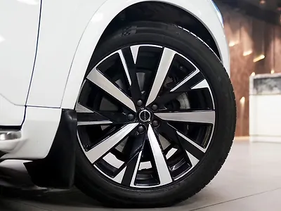 2025 Volvo XC90 B5 Ultra