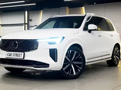 2025 Volvo XC90 B5 Ultra