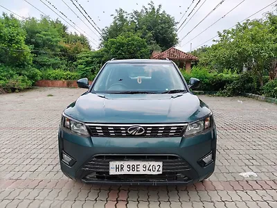 Second Hand Mahindra XUV300 W8 (O) 1.2 Petrol AMT in Delhi