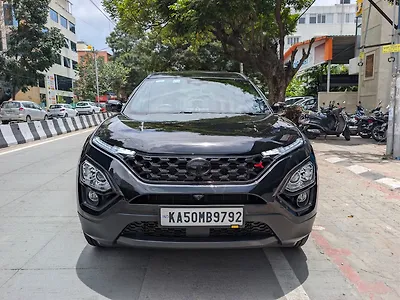 2023 Tata Safari XZA Plus Red Dark Edition 1