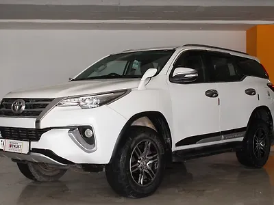 2016 Toyota Fortuner 2.8 4x2 MT
