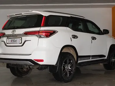 2016 Toyota Fortuner 2.8 4x2 MT
