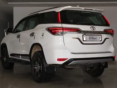 2016 Toyota Fortuner 2.8 4x2 MT