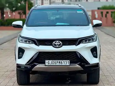 2023 टोयोटा फ़ॉर्च्यूनर 4X2 2WD Diesel Turbo Automatic Dual Tone 1