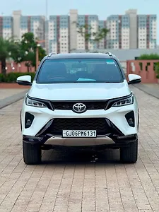 2023 Toyota Fortuner 4X2 2WD Diesel Turbo Automatic Dual Tone 1 2023 Toyota Fortuner 4X2 2WD Diesel Turbo Automatic Dual Tone 1