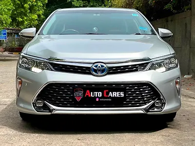 2018 Toyota Camry Hybrid 1