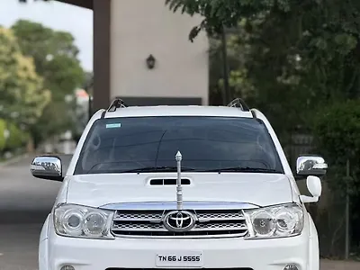 2011 Toyota Fortuner 3.0 MT 1