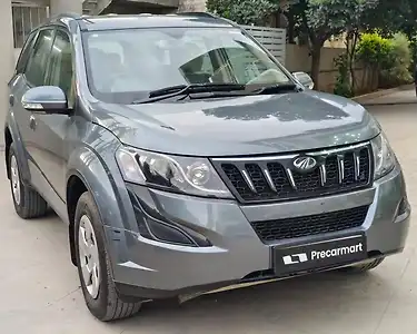 2017 Mahindra XUV500 W6 1