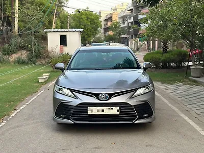2022 Toyota Camry Hybrid 1